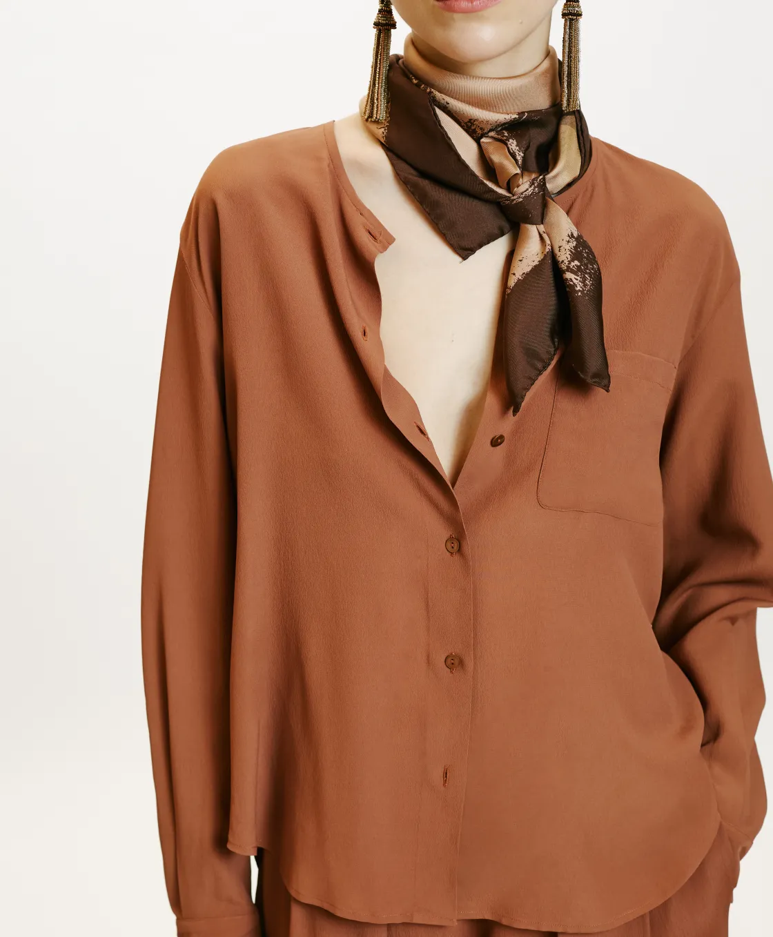 Momoni Costumes*CHEMISIER DARUMA EN ACÉTATE/SOIE UNI - Amande