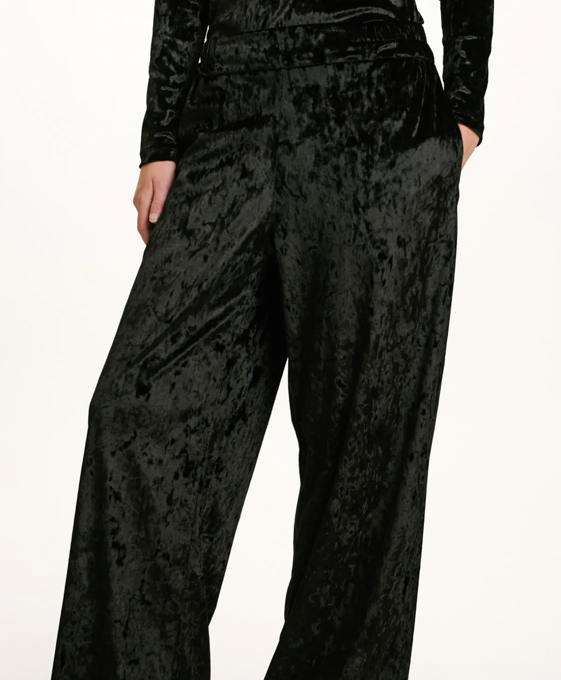 Momoni Pantalons*PANTALON BACCARAT EN VELOURS STRETCH - Noir