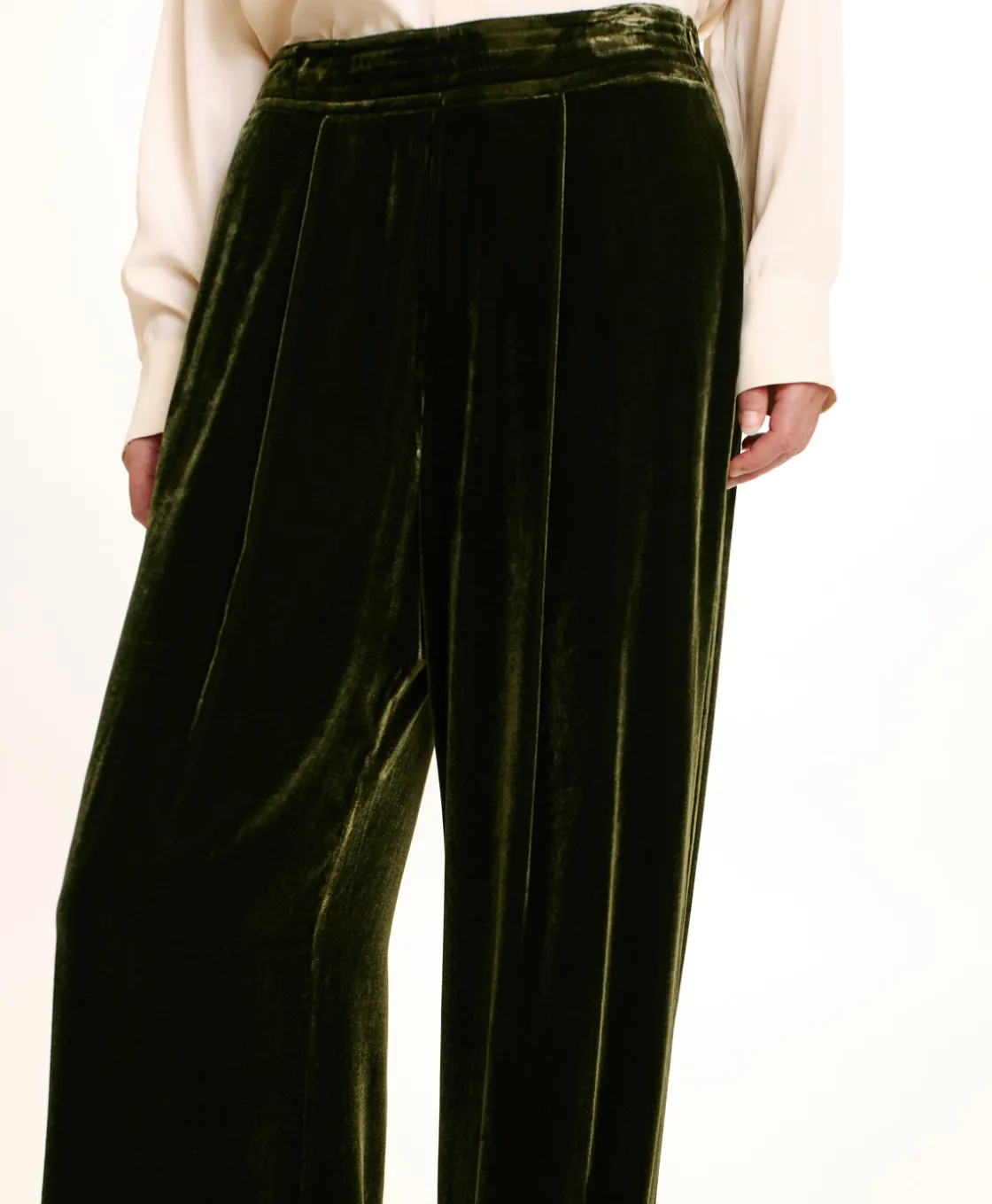 Momoni Costumes*PANTALON PASCAL EN VELOURS MÉLANGE DE SOIE LISSE - VERT MATCHA VertMatcha