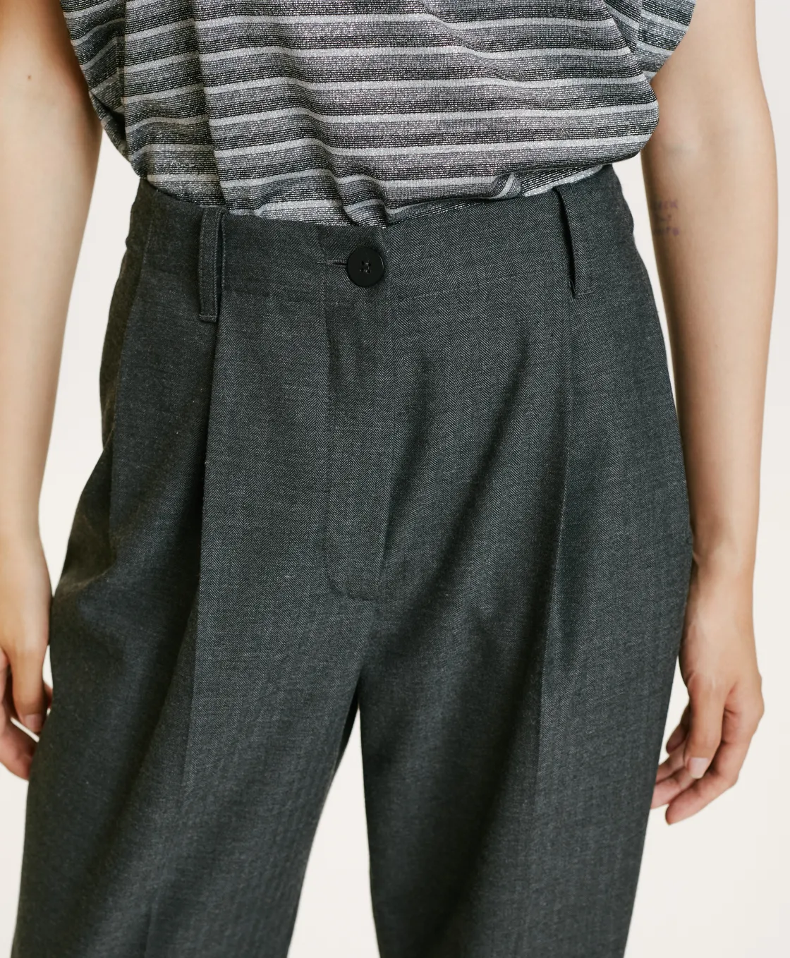 Momoni Pantalons*PANTALON SORAI EN CHEVRON VISCOSE LAINE STRETCH - GRIS CHARBON GrisCharbon