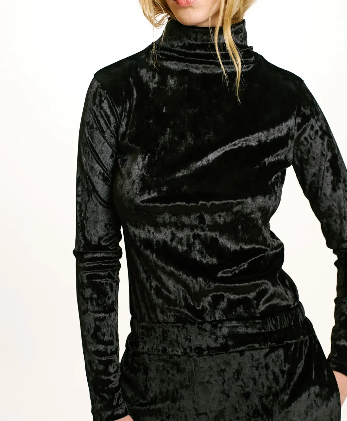 Momoni Tops Et T-Shirts*T-SHIRT INE EN VELOURS STRETCH - Noir