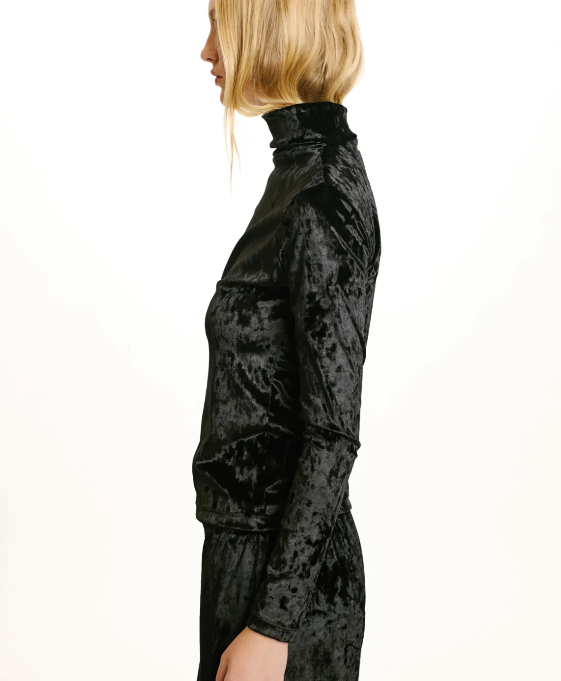 Momoni Tops Et T-Shirts*T-SHIRT INE EN VELOURS STRETCH - Noir